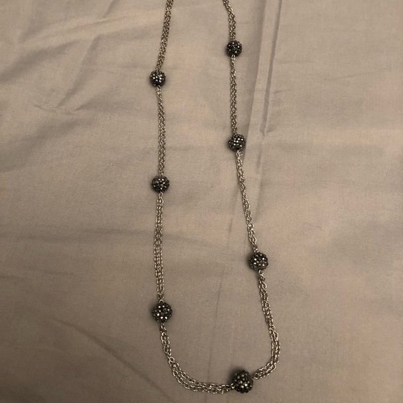 Long silver and grey necklace - Picture 1 of 2